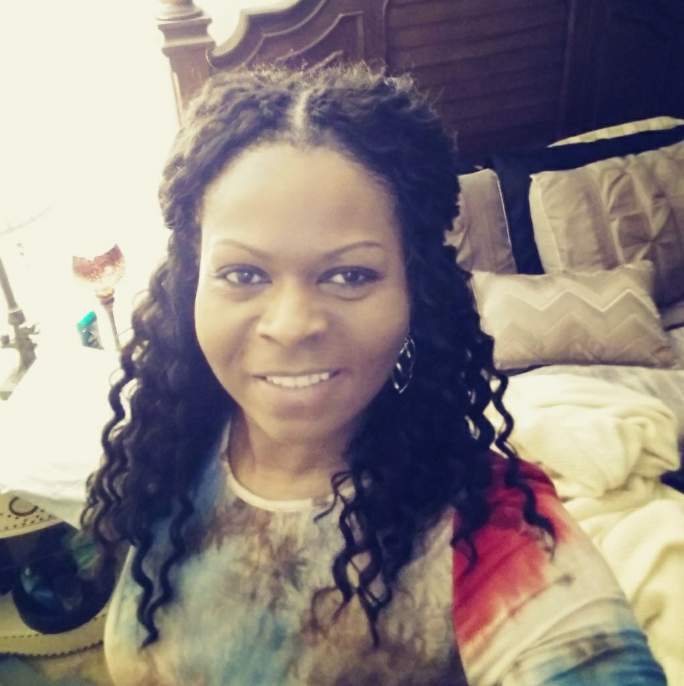 Meet your Posher, Monica